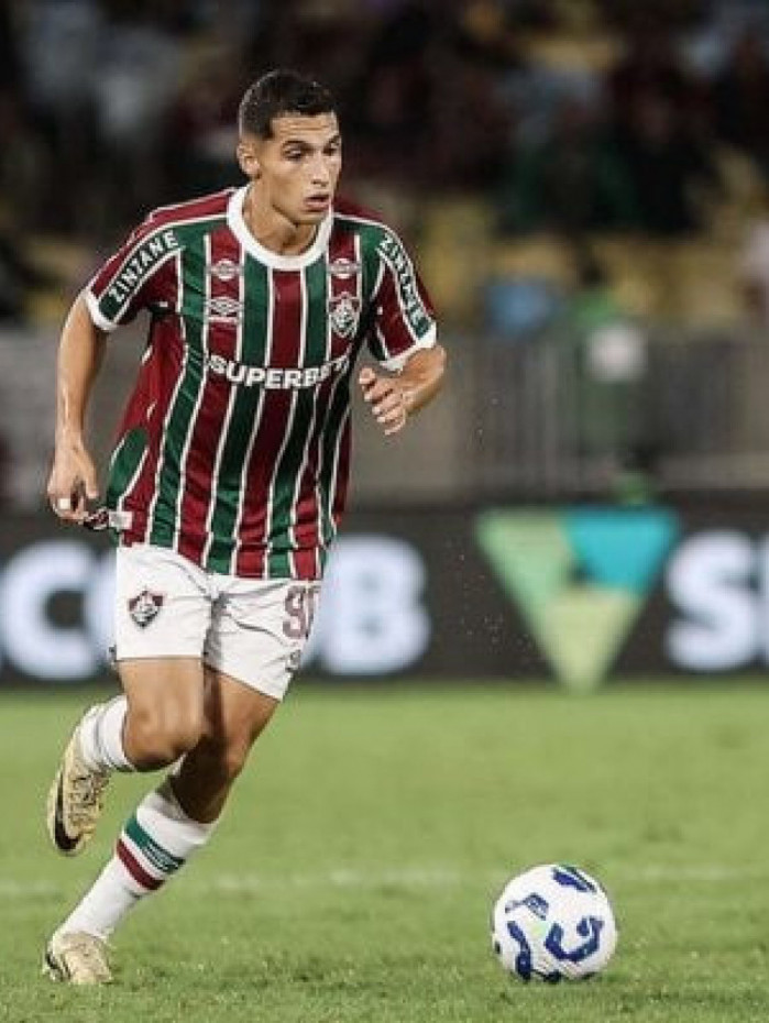 Cobi&ccedil;ado, Serna sobe de produ&ccedil;&atilde;o e ganha elogios de Renato no Fluminense
