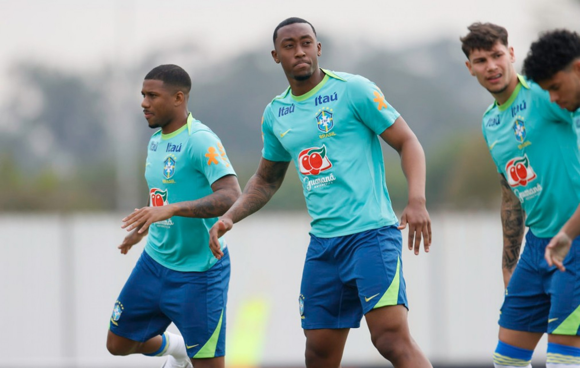 Leandrinho e Luiz Gustavo estão com a Seleção Sub-20 e desfalcam o Vasco nos jogos contra CSA e Atlético-MG