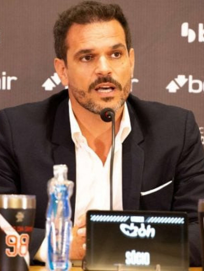 Diretor do Vasco pede paci&ecirc;ncia &agrave; torcida na busca por refor&ccedil;os: ‘Negocia&ccedil;&otilde;es em curso’