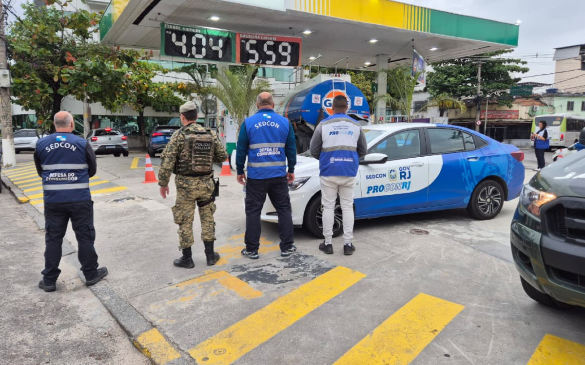 Operação interdita dois postos de combustíveis e autua outro na Zona Norte
