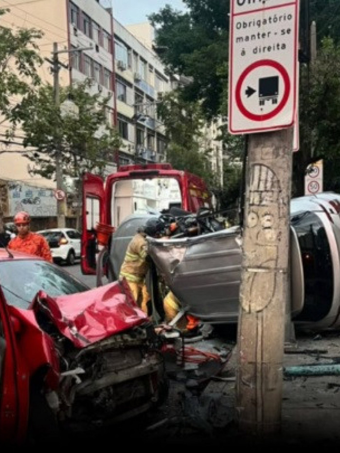 Acidente aconteceu na Rua Professor Gabizo, esquina com Rua Dr. Satamini