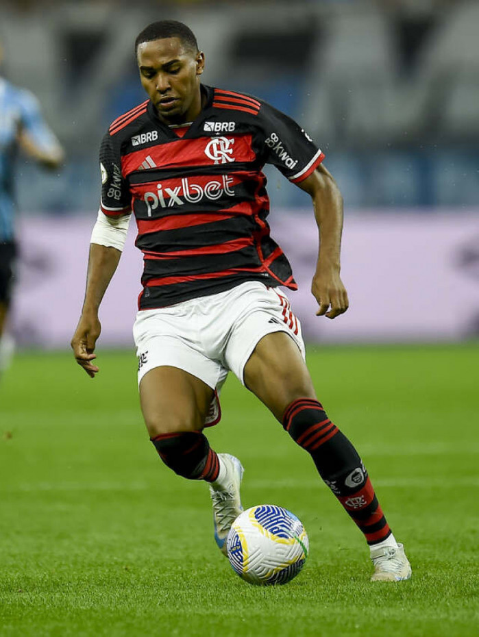 Flamengo acerta empr&eacute;stimo de Lorran a clube da It&aacute;lia