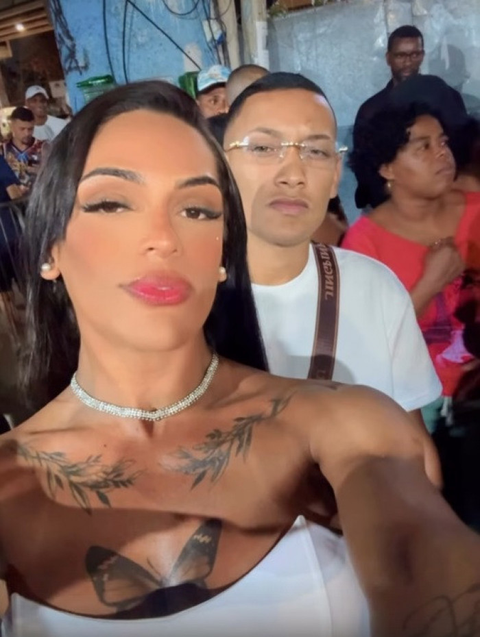 Samara Mapoua e o marido, Pedro Henrique, na madrugada deste s&aacute;bado (30)