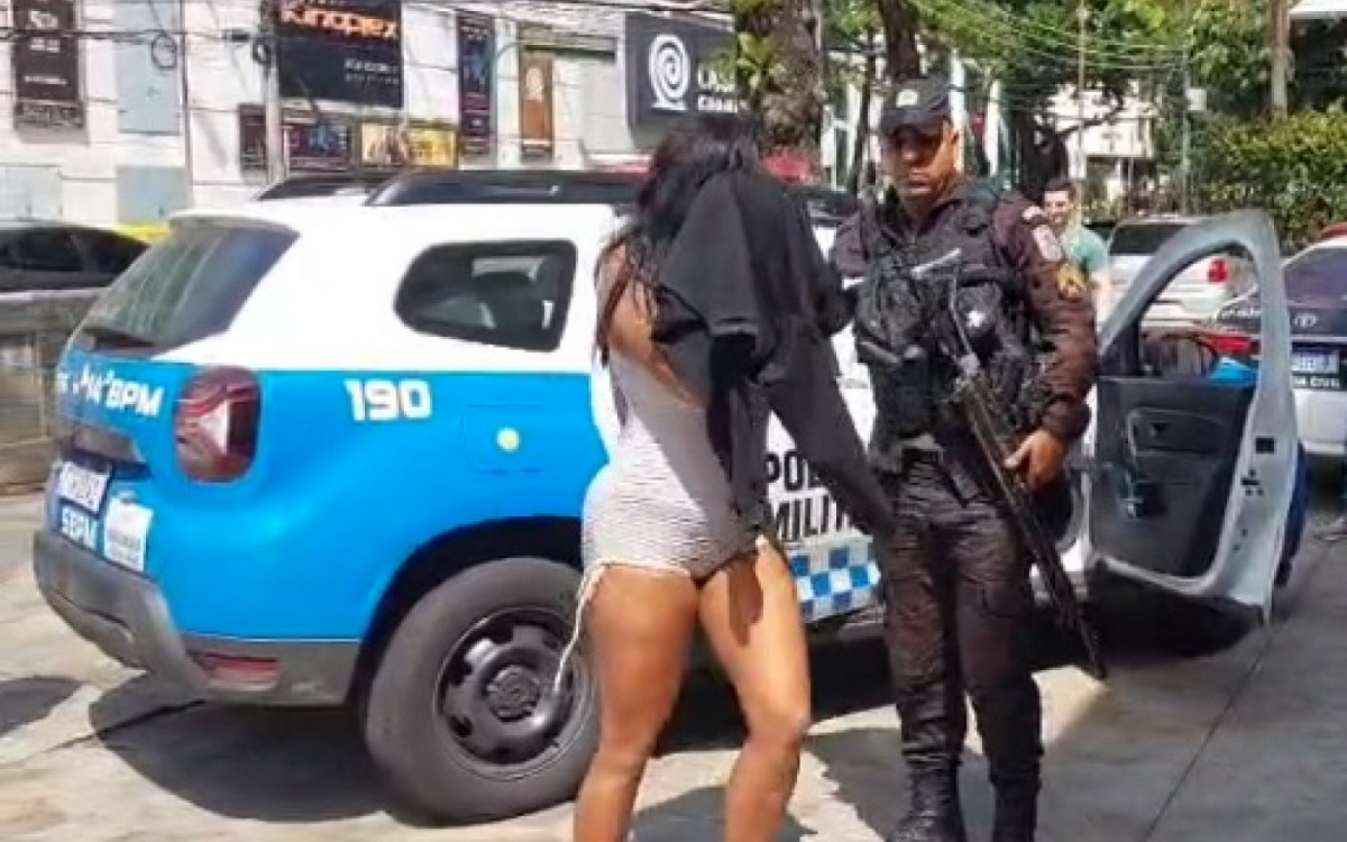 Gabrielle de Souza Curado foi presa pelos crimes de roubo e les&atilde;o corporal
