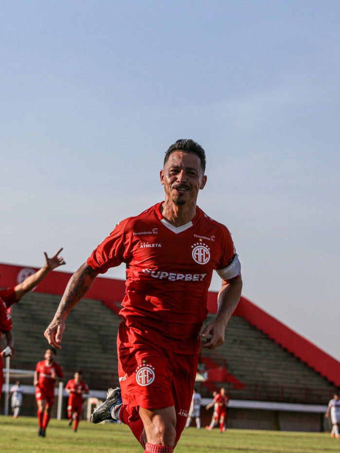 Gustavo Aguiar é aposta da Lusa para a virada, enquanto o americano Cleyton ficará feliz com o empate