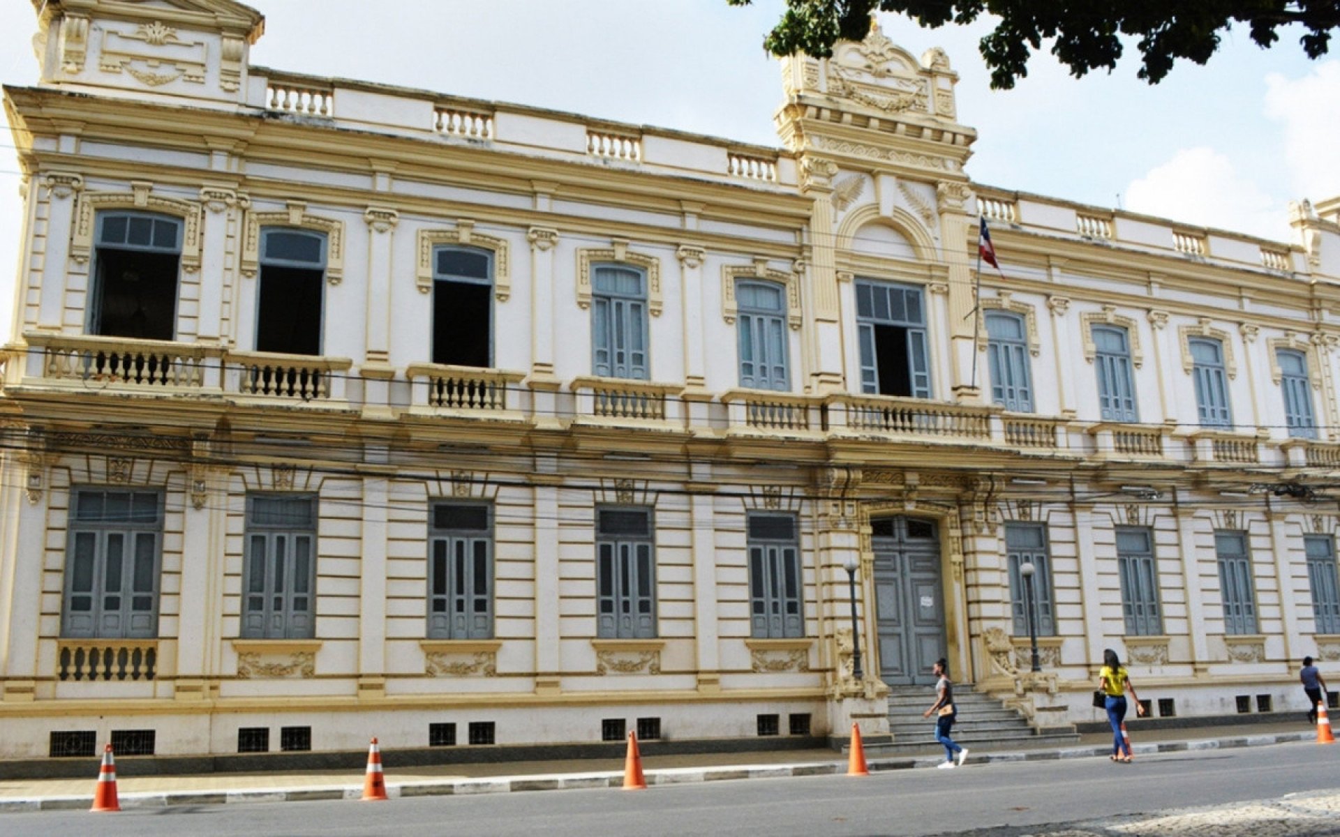 Fiocruz lan&ccedil;a levantamento bibliogr&aacute;fico sobre Manguinhos e Mar&eacute;

