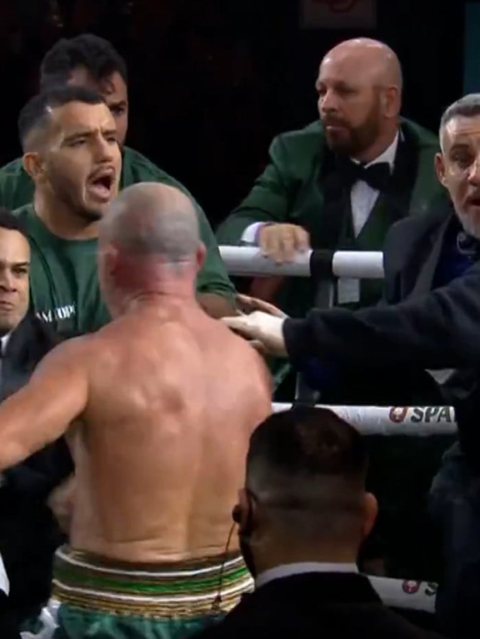 Rafael, de smoking, acertou Wanderlei SIlva