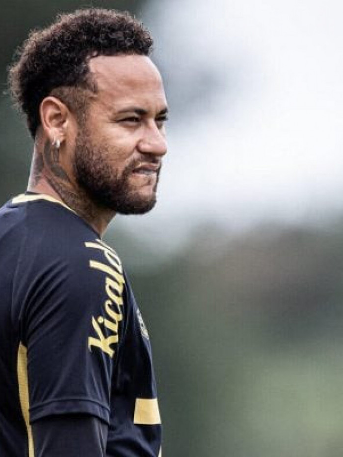 Neymar deixa jornalistas da Globo envergonhados ao rebater excessos