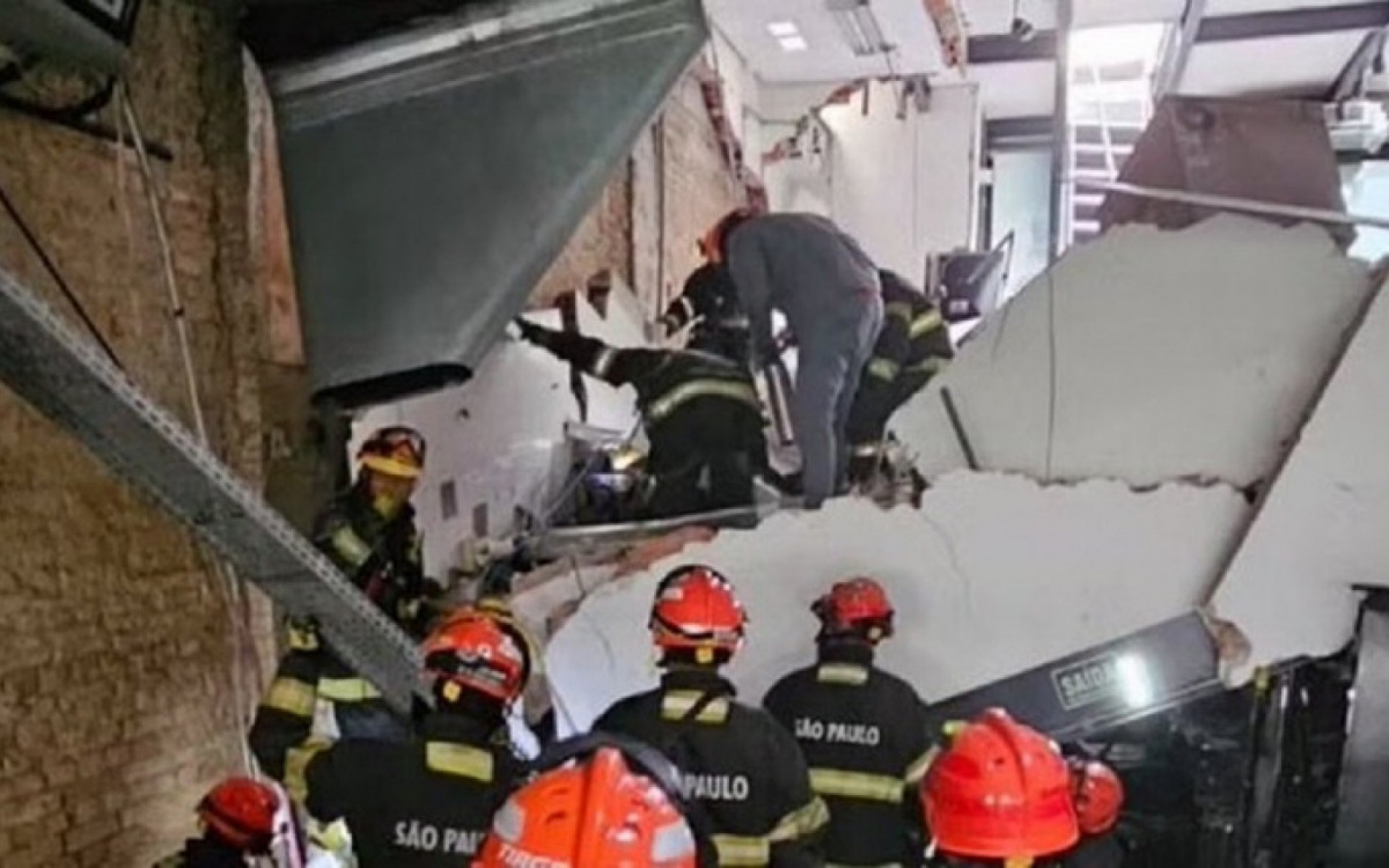 Desabamento em restaurante em S&atilde;o Paulo