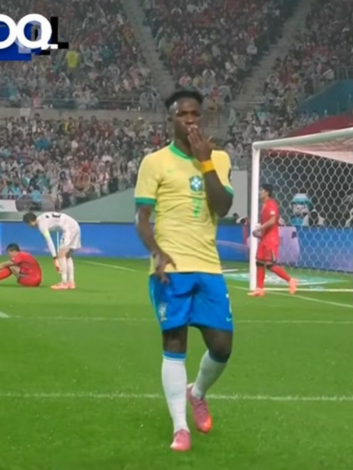 Vini Jr. manda beijo ap&oacute;s fazer gol no amistoso da Sele&ccedil;&atilde;o contra a Coreia do Sul