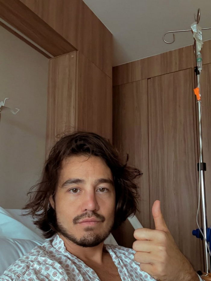 Tiago Iorc revelou internação após crise de hérnia de disco

