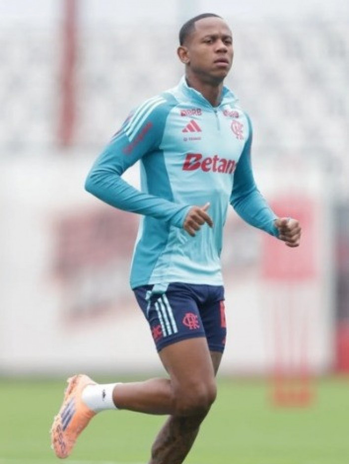 Wallace Yan em treino do Flamengo