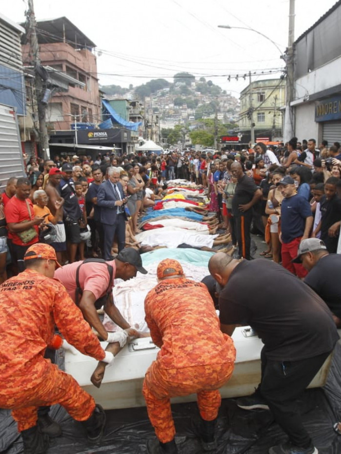 Megaopera&ccedil;&atilde;o deixou 121 mortos no Rio de Janeiro 
