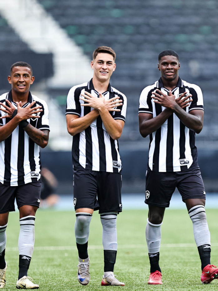 O Botafogo abriu grande vantagem de 3 a 0 na primeira partida da semifinal do Carioca Sub-20 