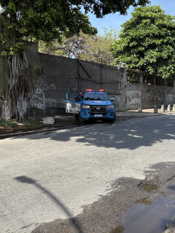 Corpo foi encontrado na Rua Marechal Joaquim Inácio, em frente ao número 410