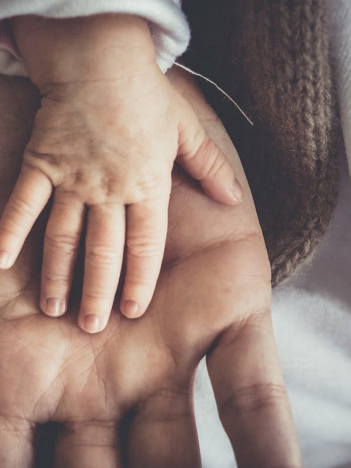 Projeto aprovado tamb&eacute;m institui o sal&aacute;rio-paternidade