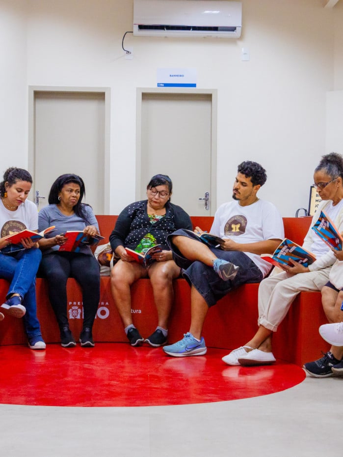 LEITURAS NA FAVELA: EJA ELES LEEM!