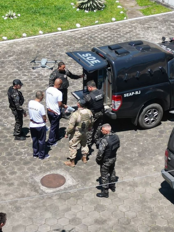 Os presos saíram de Bangu 1 com destino a presídios federais