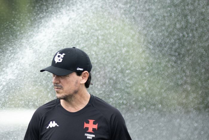 Fernando Diniz terá dor de cabeça após a Data Fifa