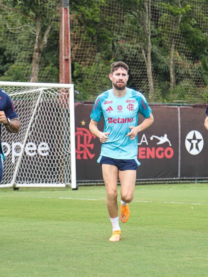 Jorginho treina e pode retornar para o Fla-Flu