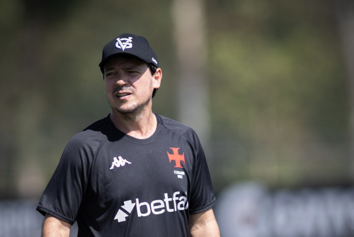 Diniz passa por instabilidade no Vasco e v&ecirc; press&atilde;o aumentar externamente