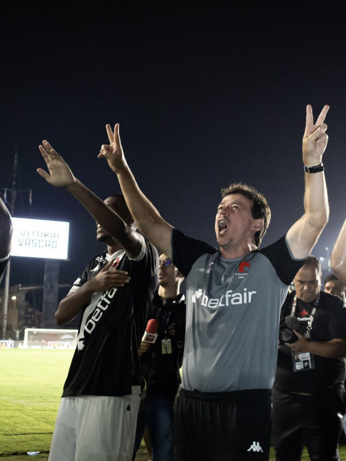 Comemoração de Diniz e jogadores do Vasco