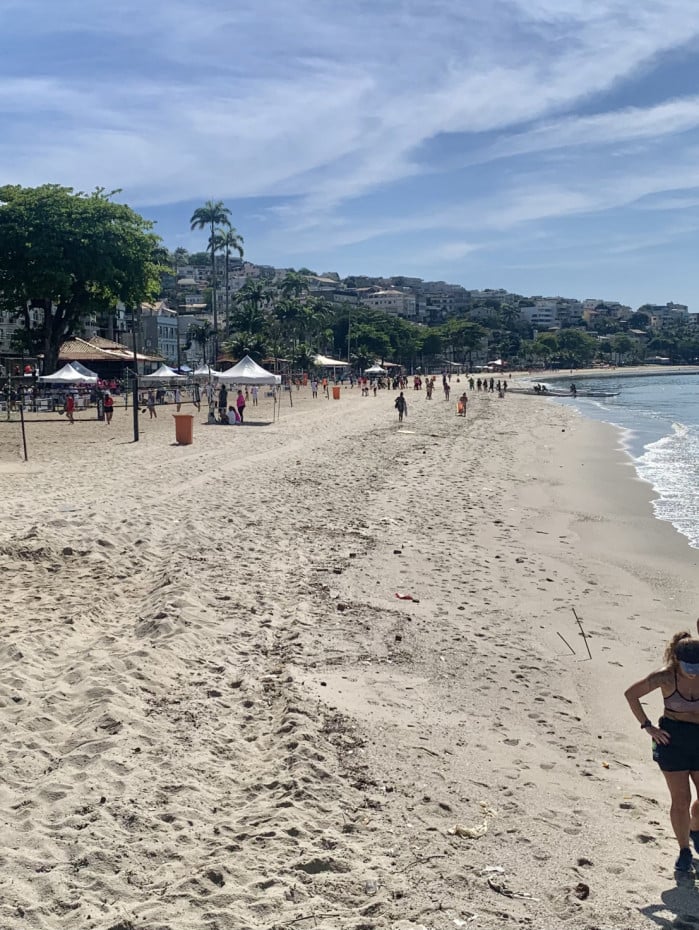 Praia da Bica deve ser uma das primeiras a se tornar própria para banho, devido à posição geográfica estratégica, de frente para a entrada de água do oceano