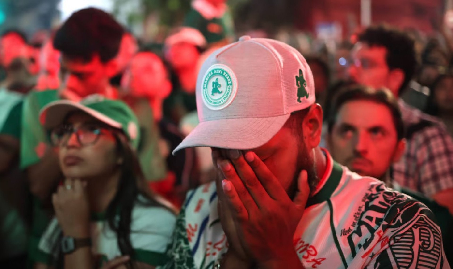 Palmeiras evita torcida e imprensa em retorno melancólico de Lima e encontra CT vazio