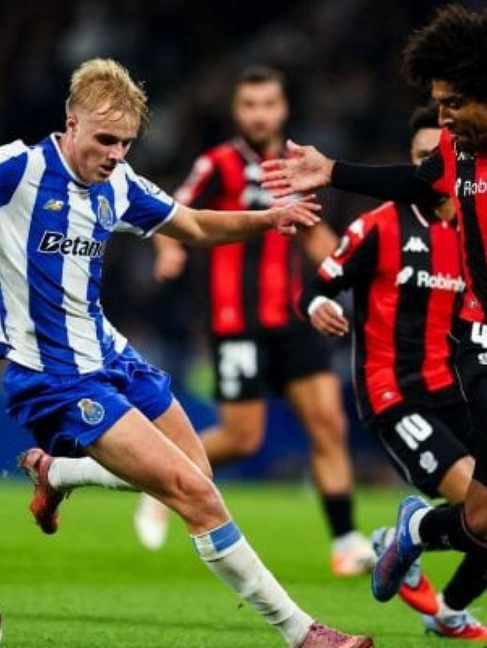 Jogadores e técnico querem abandonar clube após agressão de torcedores