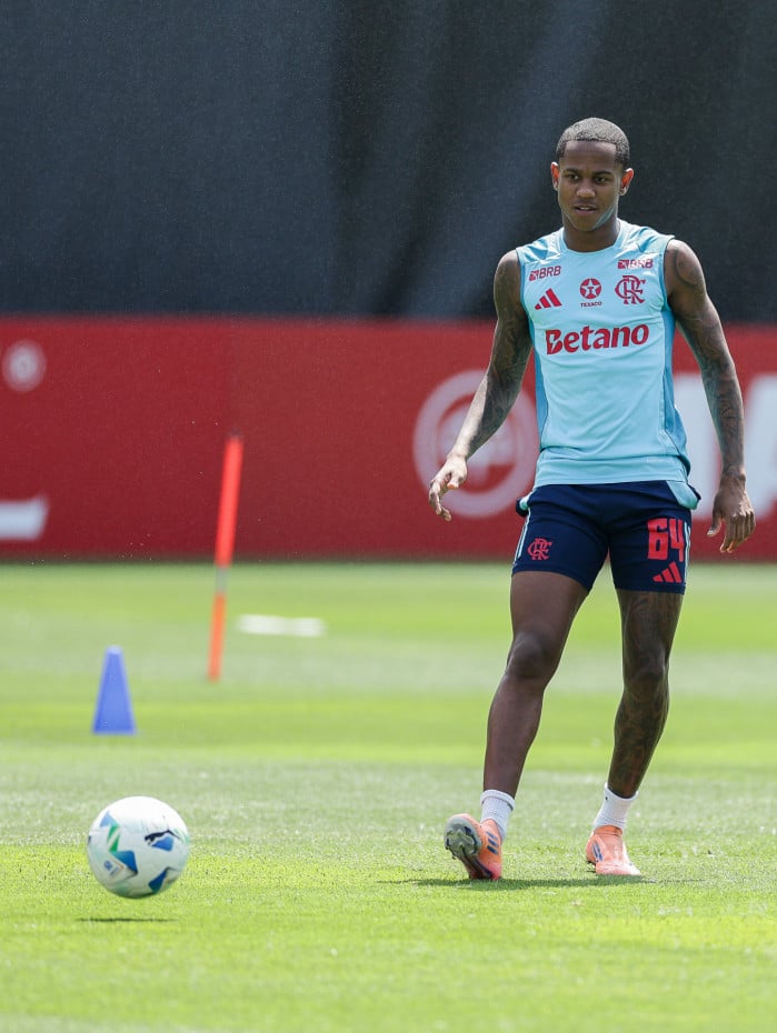 Wallace Yan é um dos jogadores relacionados contra o Mirassol