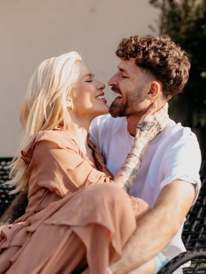 Karol Lima e Léo Pereira reatam namoro