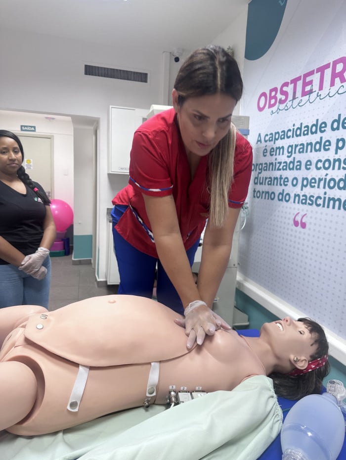 Experiência prática desde o primeiro dia marca curso de enfermagem 