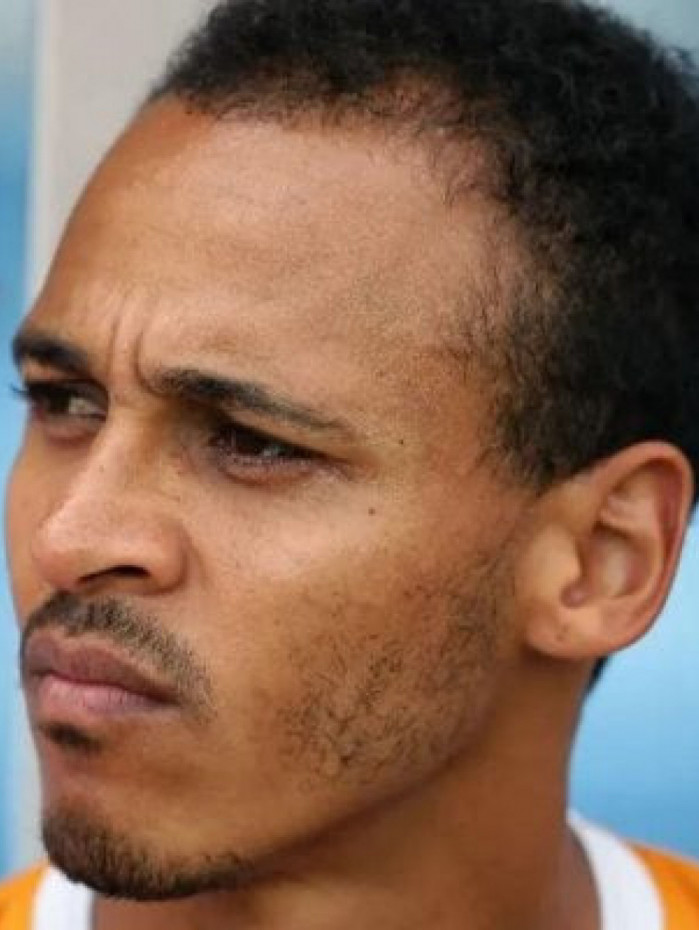 Bizarro! Clube leiloa camisa de jogador que nunca foi contratado