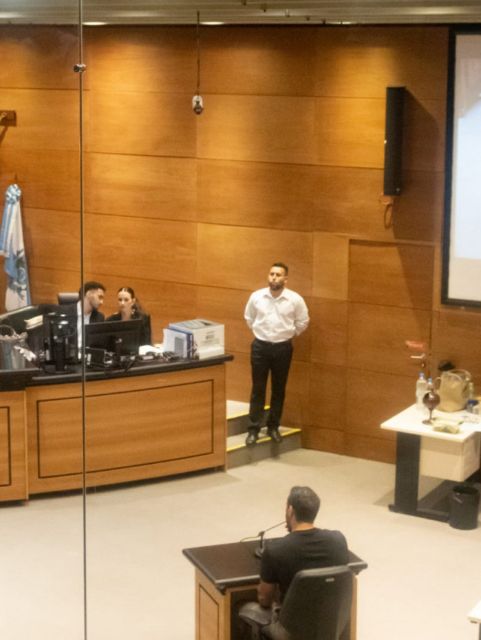 Felipe Coelho, filho das vítimas, prestou depoimento emocionado durante júri popular