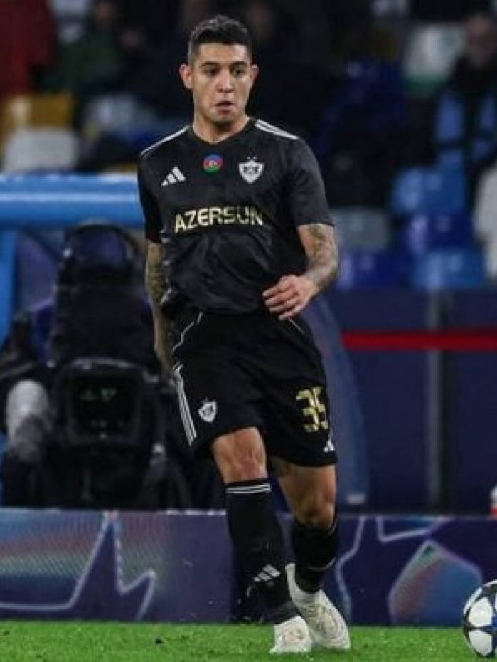 Botafogo faz proposta por volante que joga no Azerbaijão