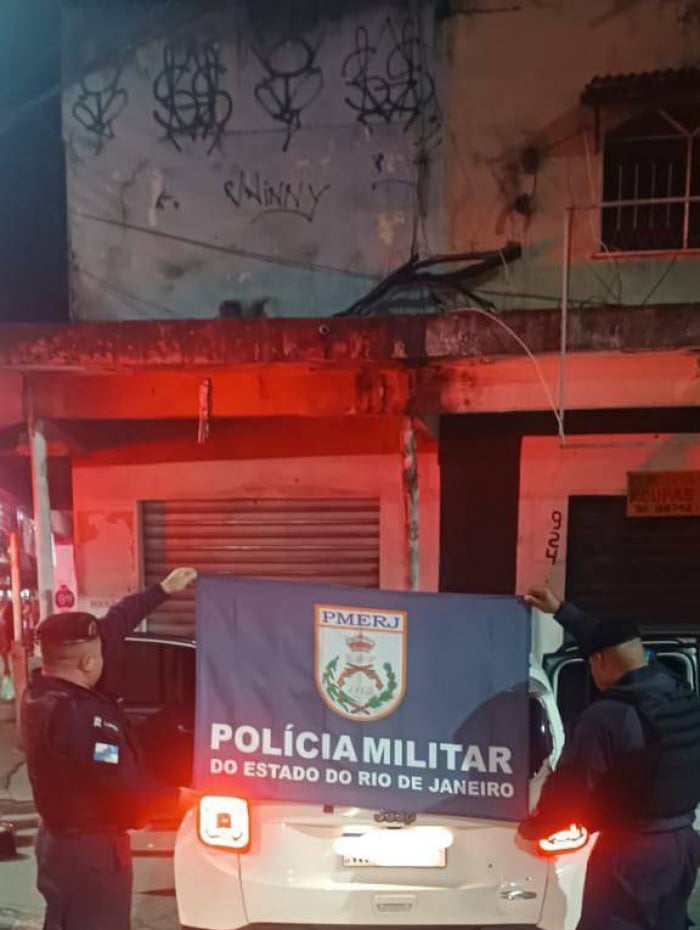 Carro roubado recuperado pelos PMs
