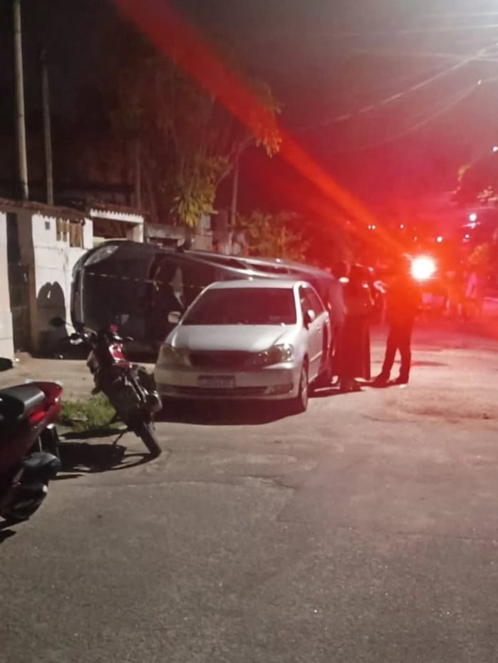 Carro usado no atropelamento chegou a capotar