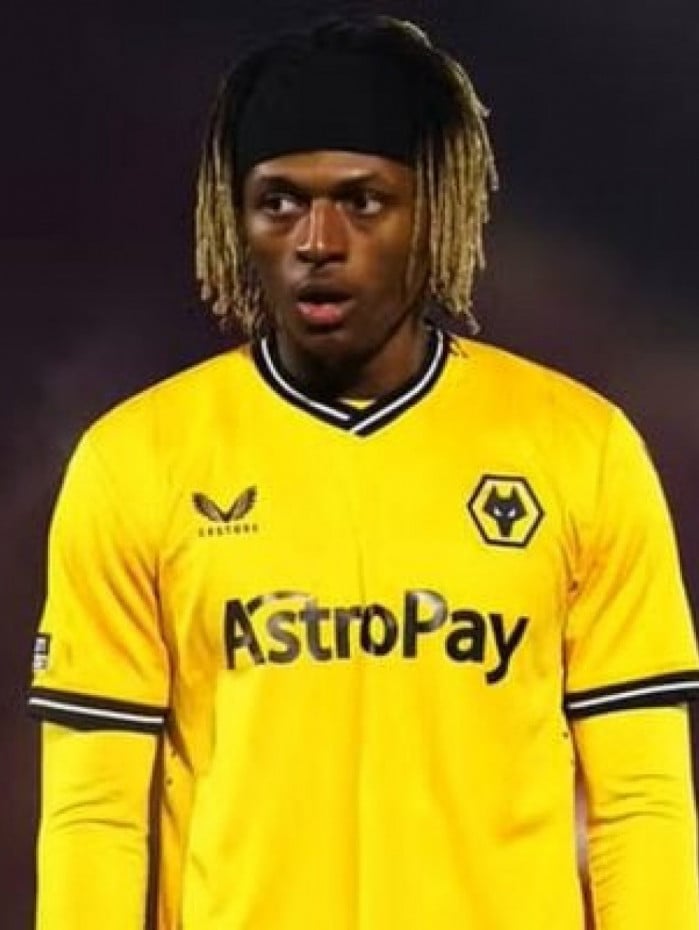 Jogador revelado pelo Wolverhampton morre aos 21 anos na Inglaterra