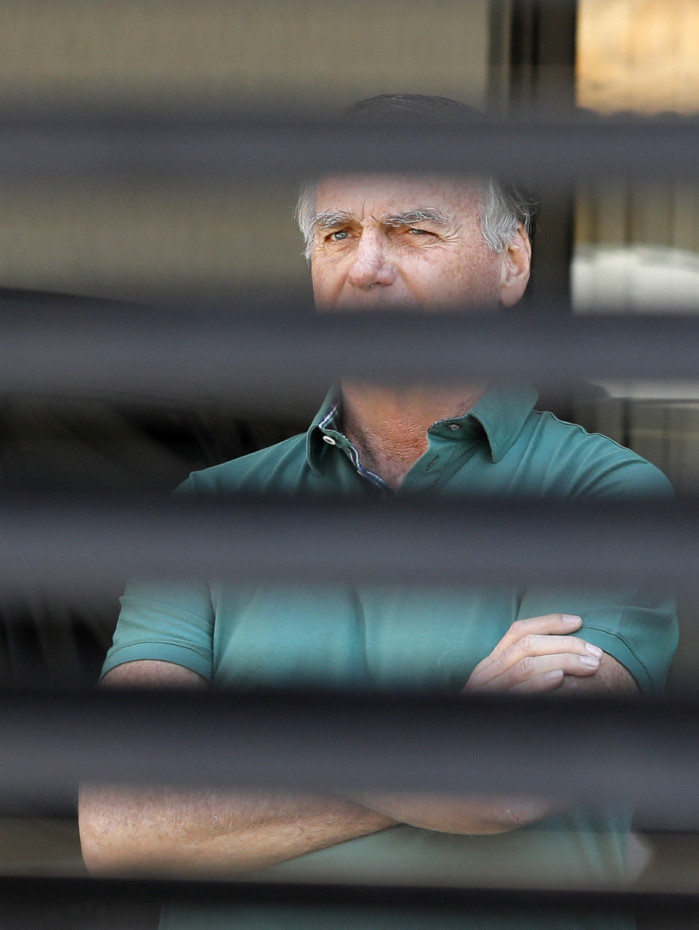 Ex-presidente Jair Bolsonaro cumpre pris&atilde;o domiciliar humanit&aacute;ria tempor&aacute;ria  