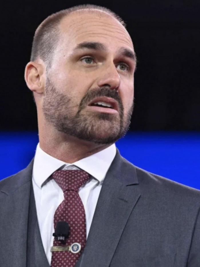 PF determinou que o ex-deputado federal Eduardo Bolsonaro retorne imediatamente ao cargo de escriv&atilde;o na corpora&ccedil;&atilde;o