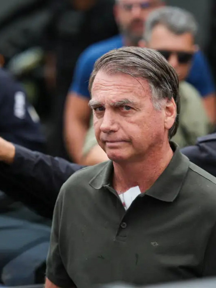 Bolsonaro tem hérnia inguinal