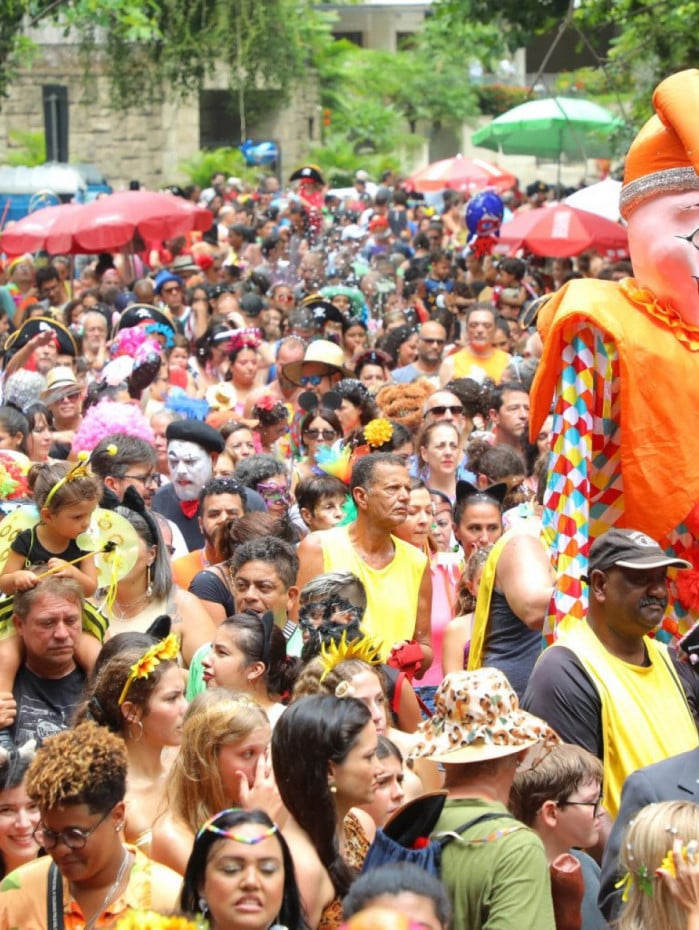 Riotur inicia credenciamento de ambulantes para o Carnaval de Rua 2026
