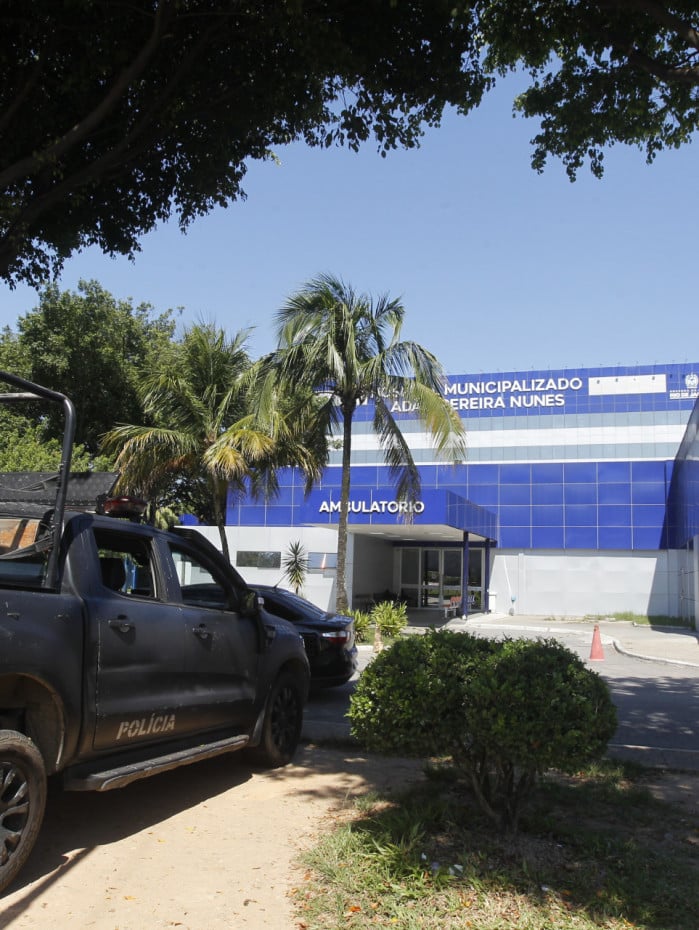 Policial do Bope est&aacute; internado no Hospital Ad&atilde;o Pereira Nunes, ap&oacute;s ser baleado