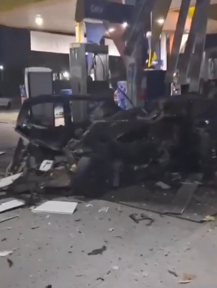 V&iacute;deo mostra o carro destru&iacute;do ap&oacute;s a explos&atilde;o