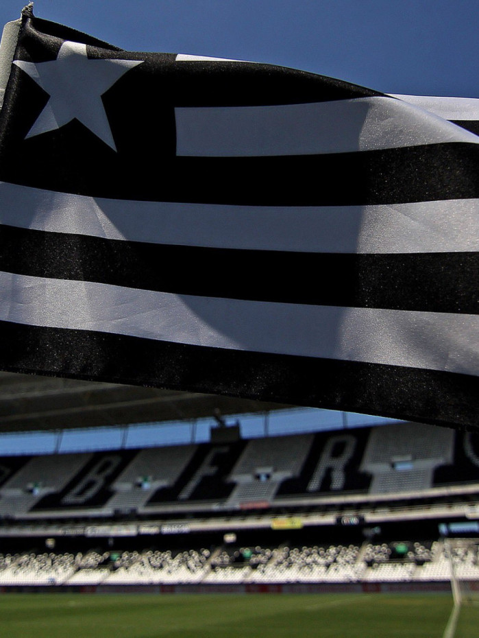 Bandeira do Botafogo: SAF pode mudar de controle mais uma vez
