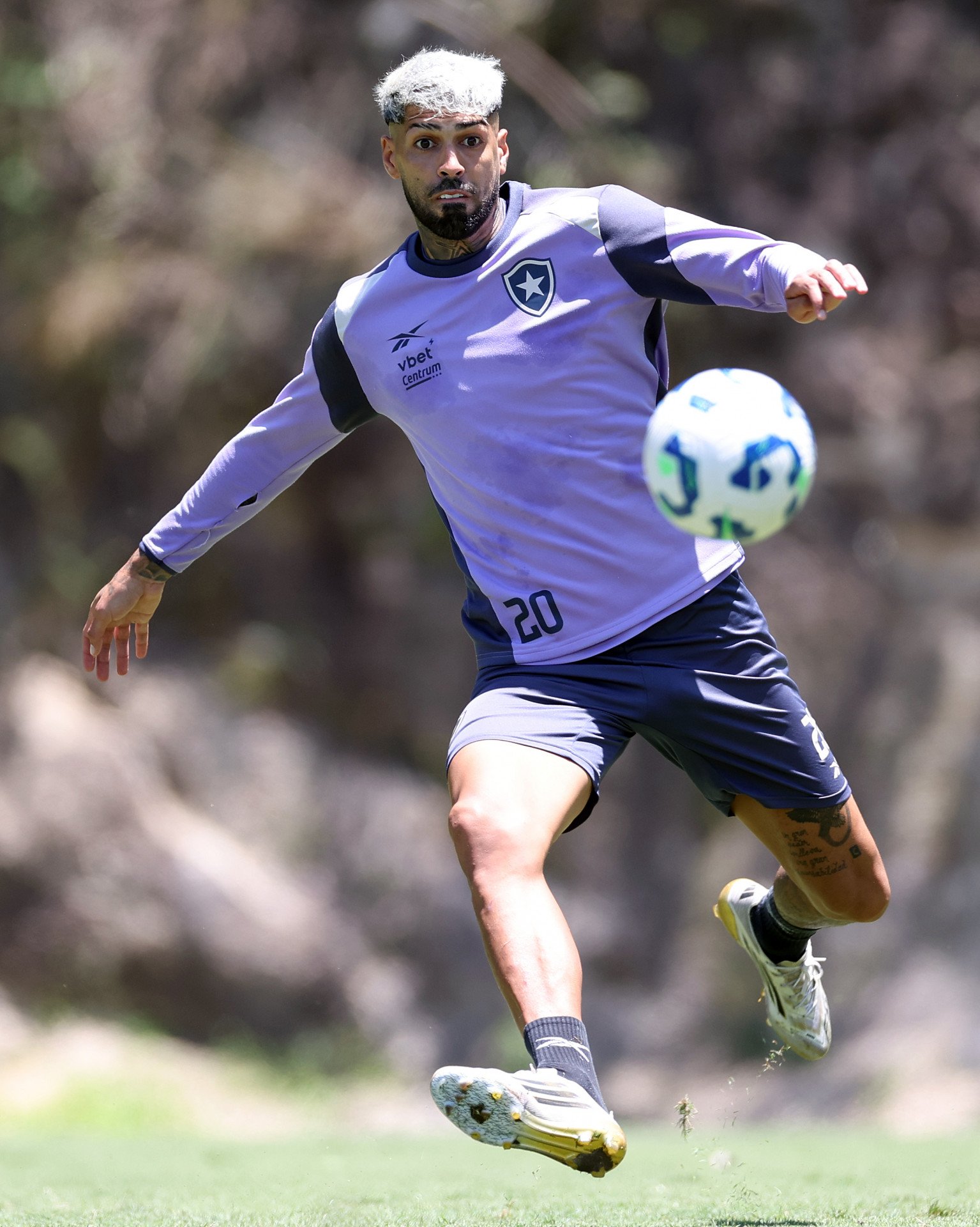 Barboza.  Treino do Botafogo, Espaco Lonier. 24 de Outubro de 2025, Rio de Janeiro, RJ, Brasil. Foto: Vitor Silva/Botafogo. 
Imagem protegida pela Lei do Direito Autoral Nº 9.610, DE 19 DE FEVEREIRO DE 1998. Sendo proibido qualquer uso comercial, remunerado e manipulacao/alteracao da obra.