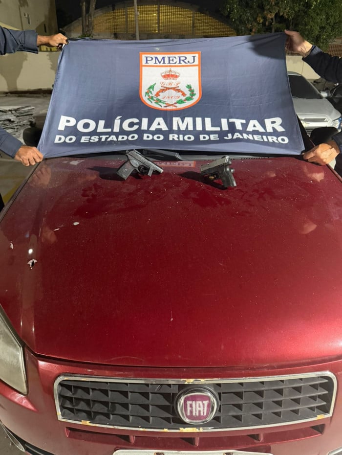 Na a&ccedil;&atilde;o, duas pistolas e um Fiat vermelho foram apreendidos