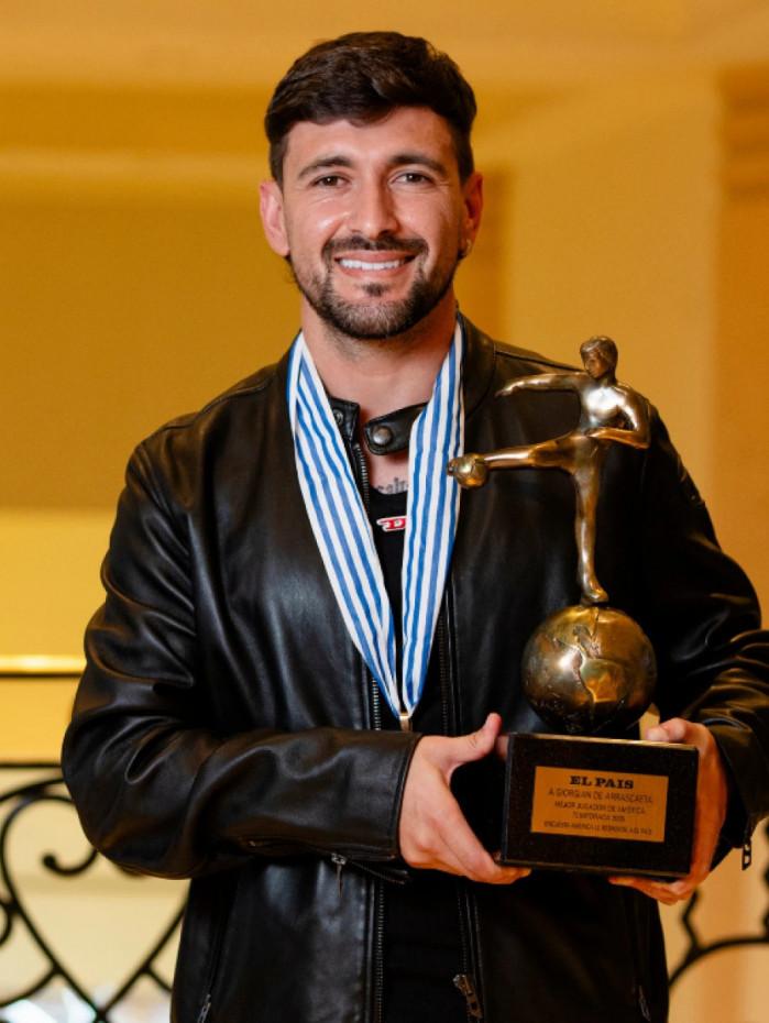 Arrascaeta venceu o prêmio de Rei da América em 2025 