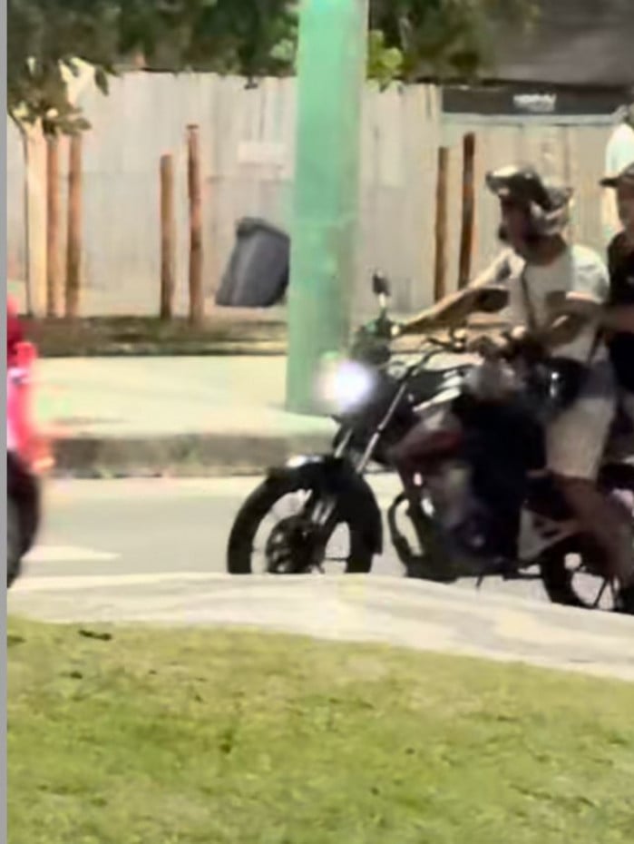 Criminosos na moto levaram tr&ecirc;s cord&otilde;es de ouro do MC Junior PK