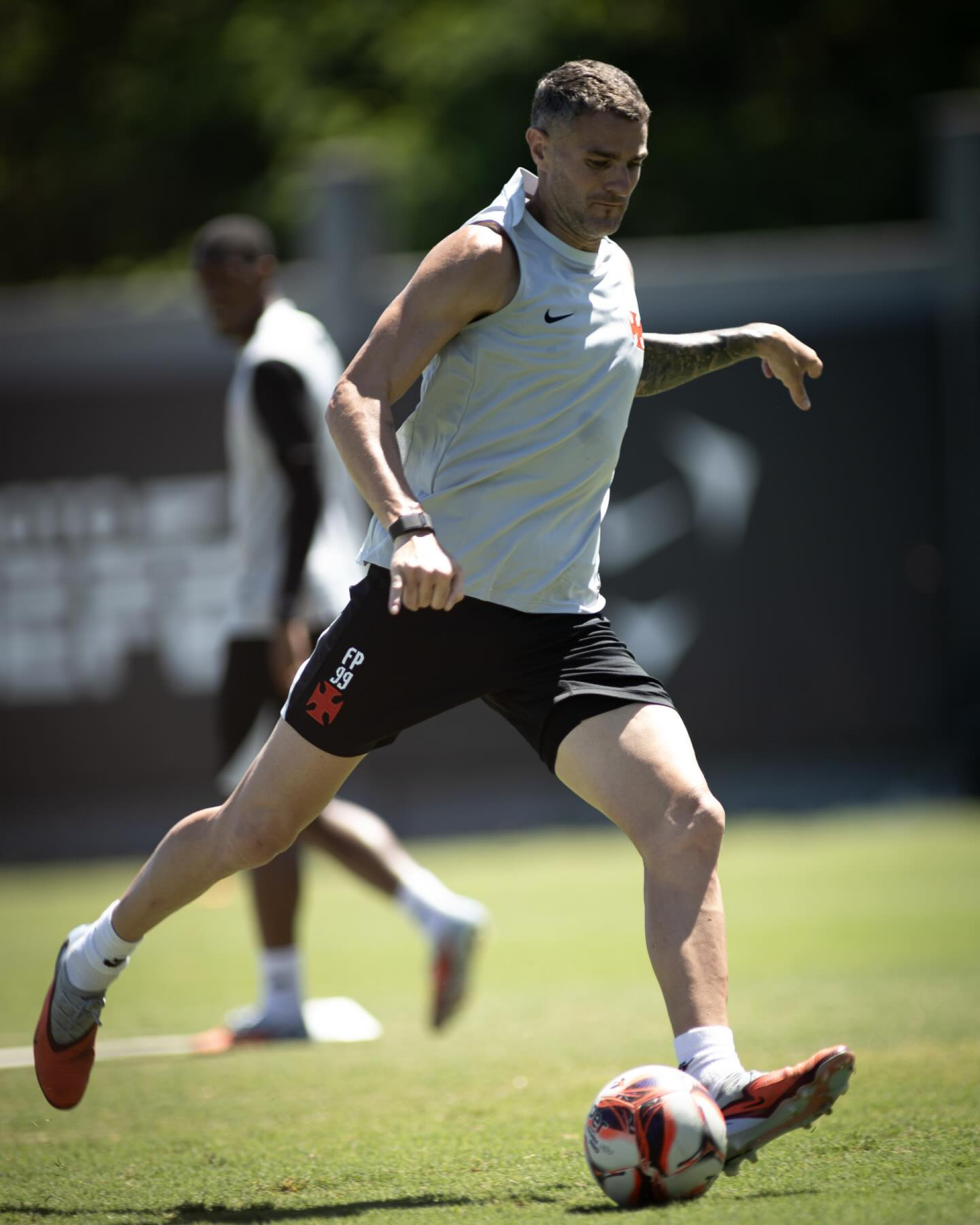 Vegetti participou de treinamento na manhã de ontem junto com o restante do elenco